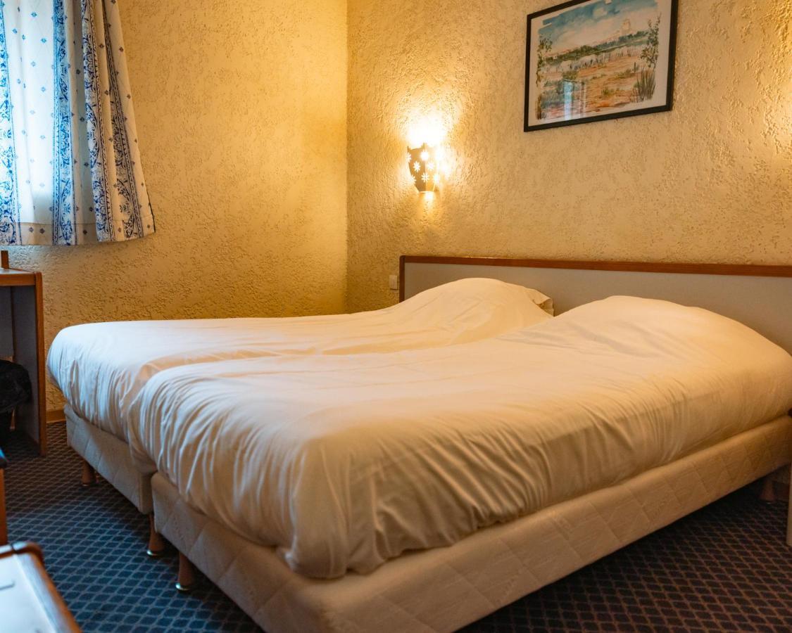 Logis Heraclee Saint-Gilles  Ngoại thất bức ảnh