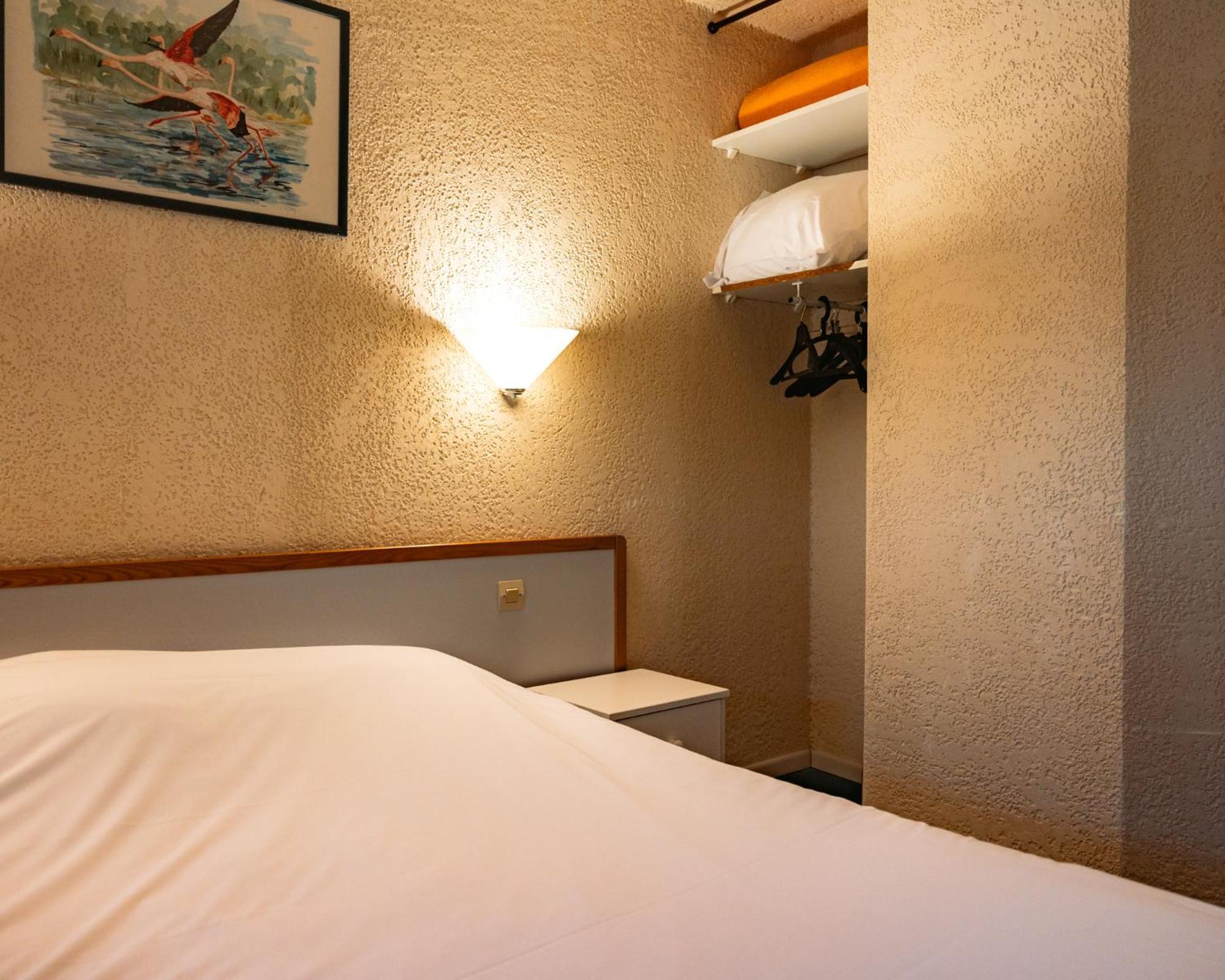Logis Heraclee Saint-Gilles  Ngoại thất bức ảnh