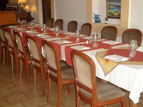 Logis Heraclee Saint-Gilles  Ngoại thất bức ảnh