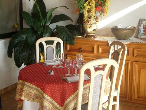 Logis Heraclee Saint-Gilles  Ngoại thất bức ảnh