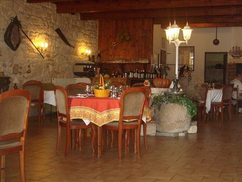 Logis Heraclee Saint-Gilles  Ngoại thất bức ảnh